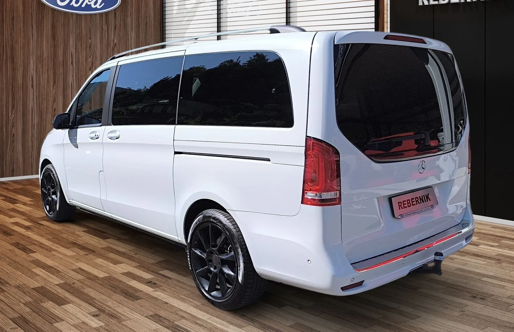 Zunanja slika - Mercedes-Benz V-Razred - V 300 d 4MATIC DOLGI Avt.-1LAST-VK-RADAR-BURMESTER - 5