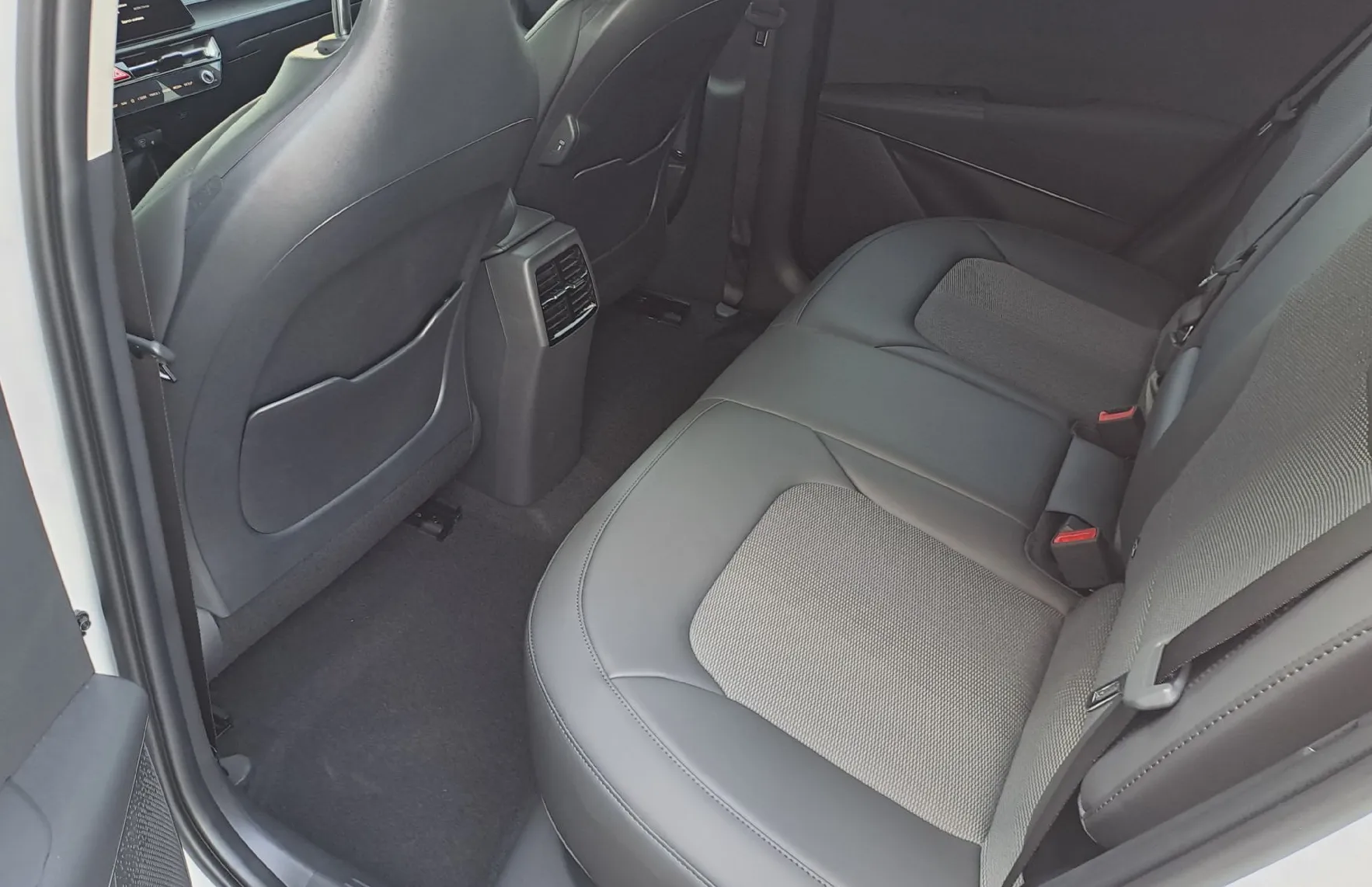 Zunanja slika - KIA Niro - Limited Edition - 13