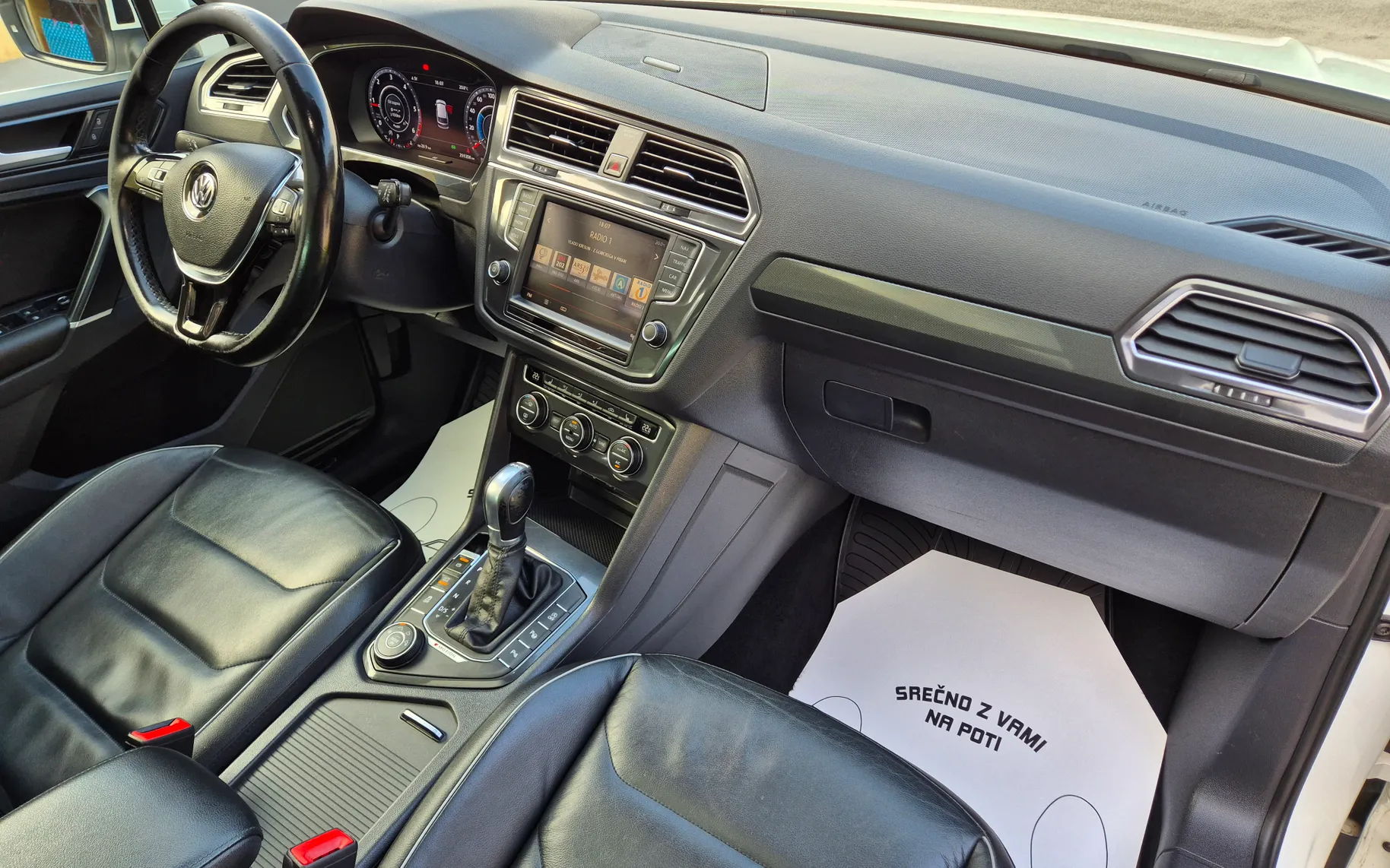 Notranja slika - VW Tiguan - 2.0 TDI 4M AUT. - 8
