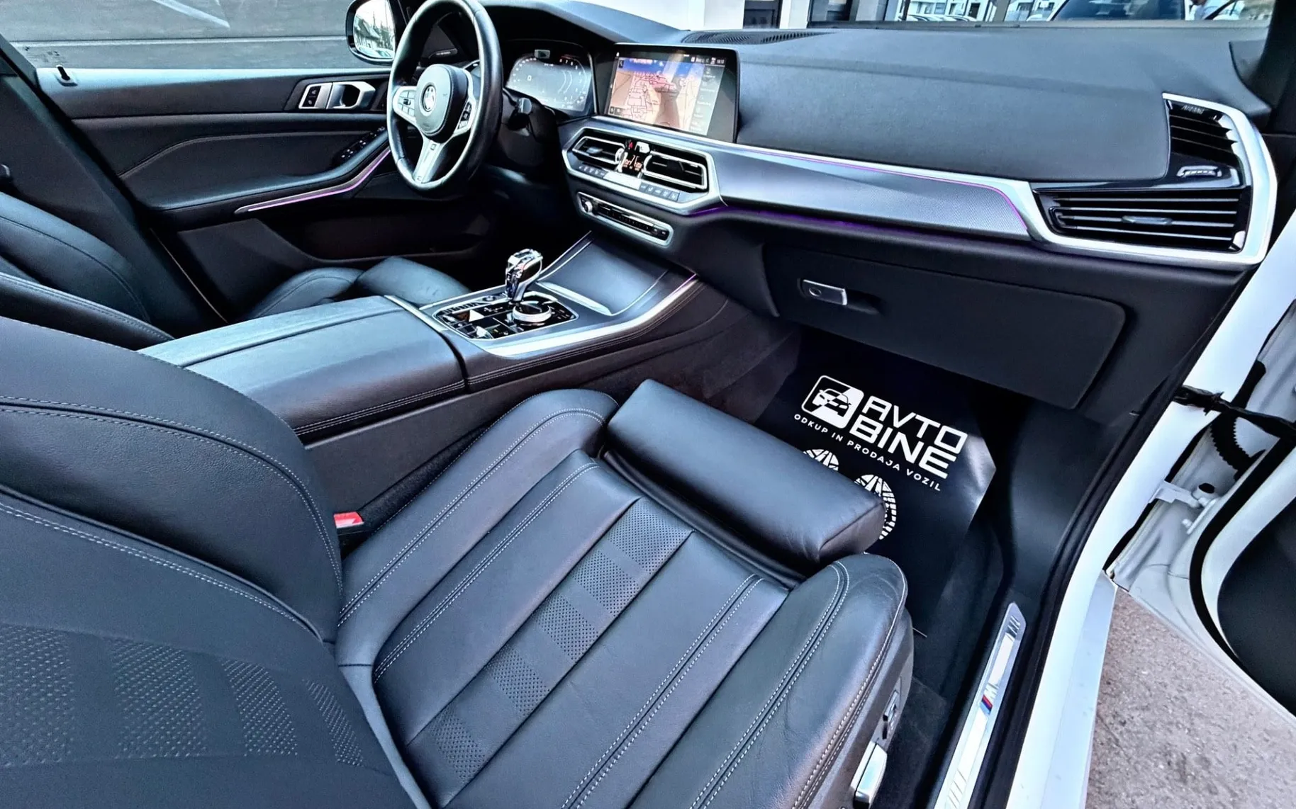 Notranja slika - BMW serija X5: - XDRIVE 3.0D•ZRAČNO•PANO•LASER•21COL•ICONIC GLOW... - 9