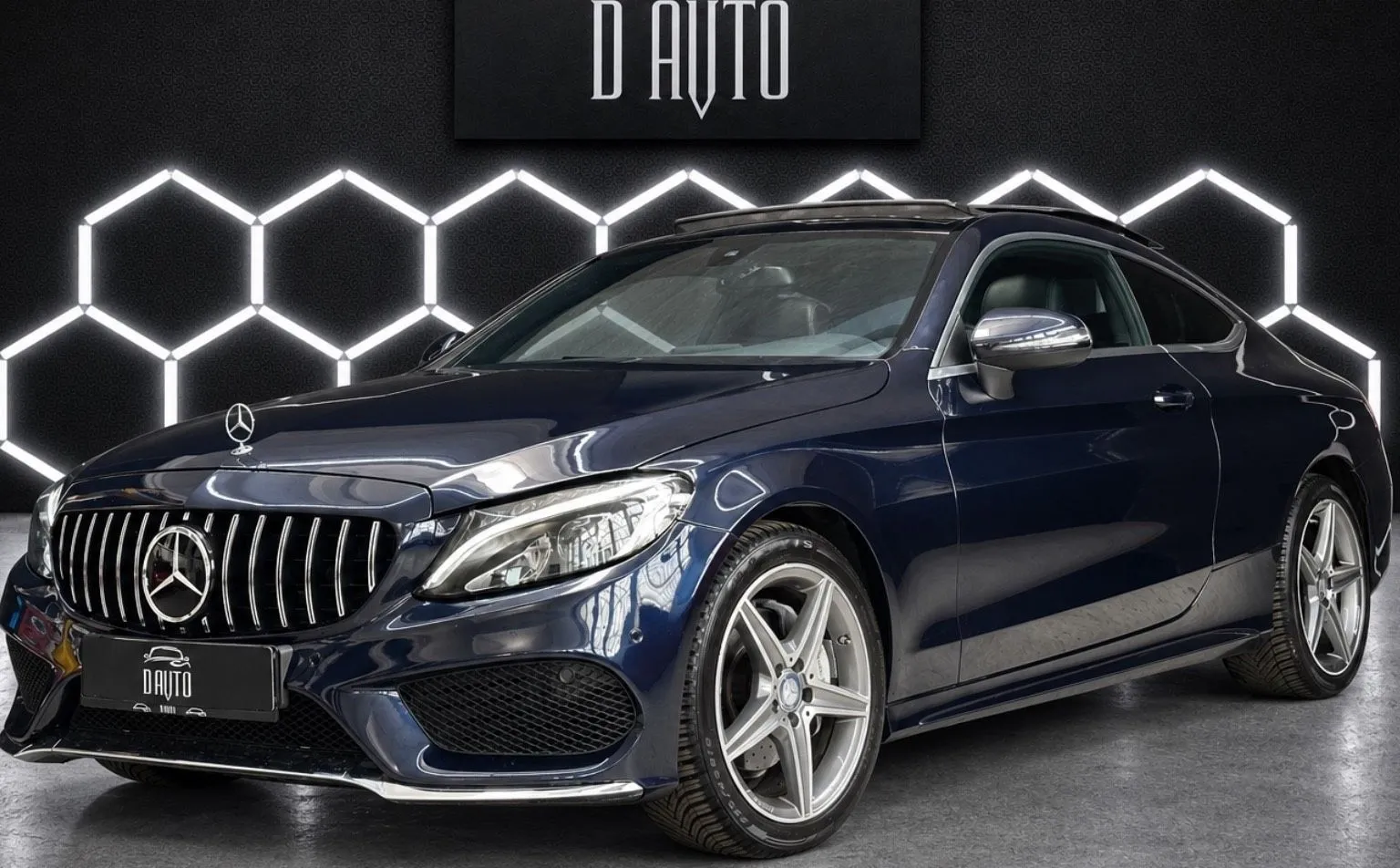 Zunanja slika - Mercedes-Benz C-Razred - C Coupe 180 AMG Line+PANO+samo 107000km - 1