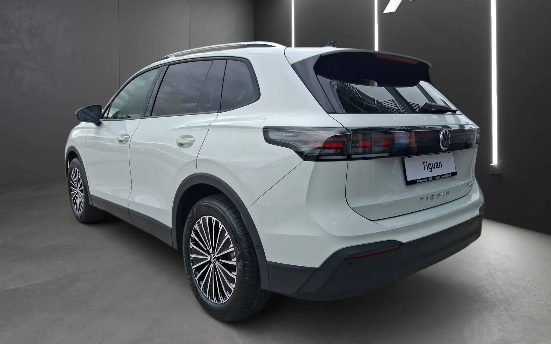 Zunanja slika - Volkswagen Tiguan - 1.5 eTSI BMT 4All DSG - 3