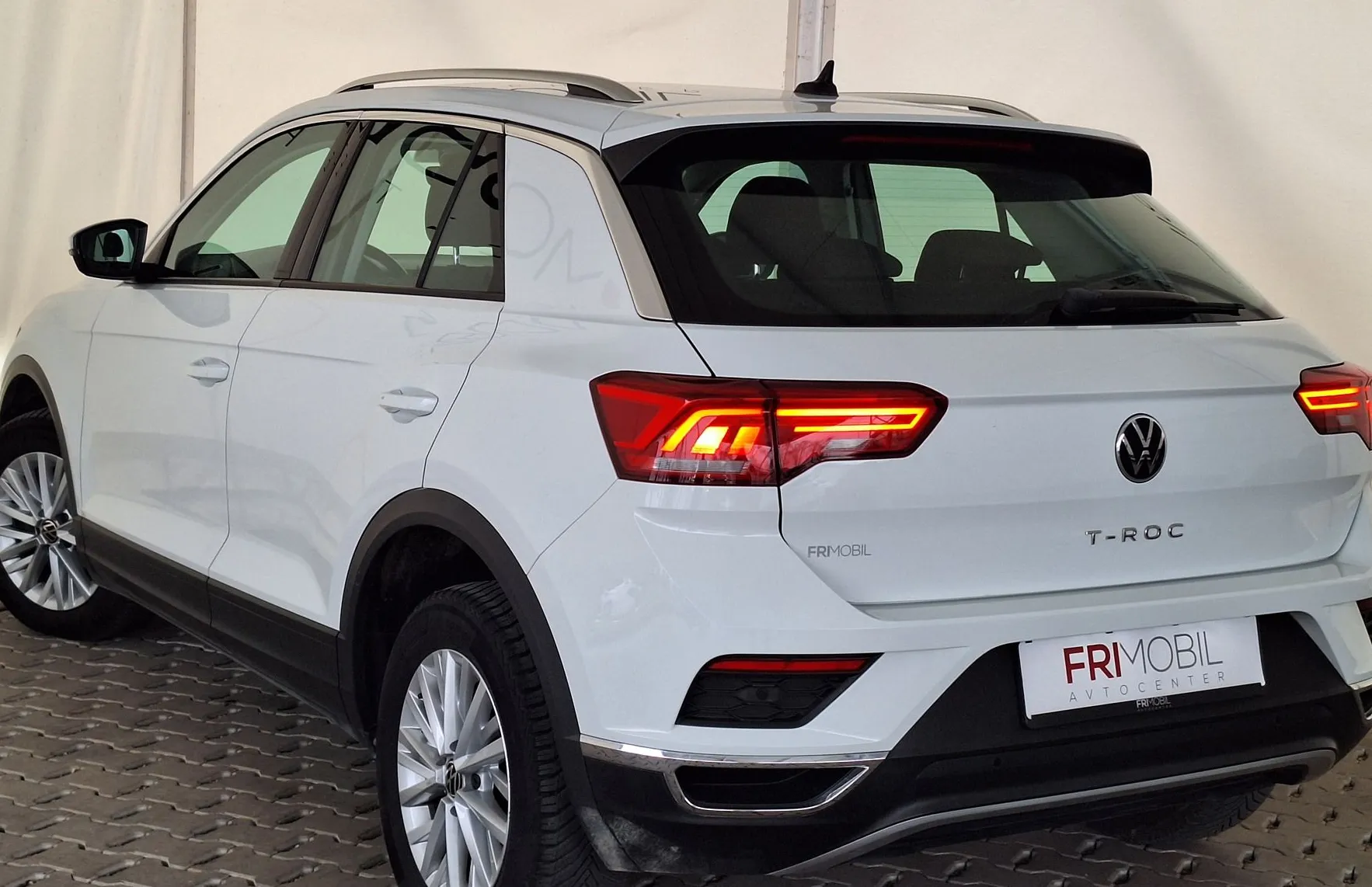 Zunanja slika - VW T-Roc - 2.0 TDI SCR  •PDC•KAMERA•ACC• - 4