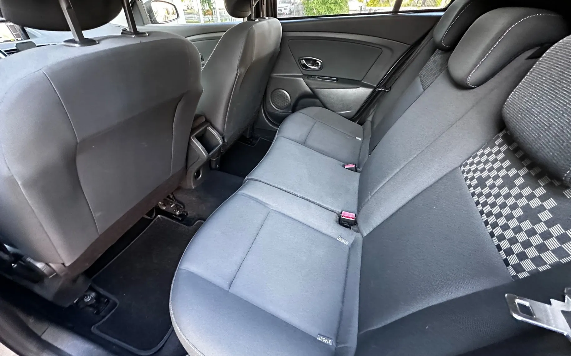 Notranja slika - Renault Megane - Grandtour 1.5 dCi NAVI+TEMPOMAT+PDC... - 19