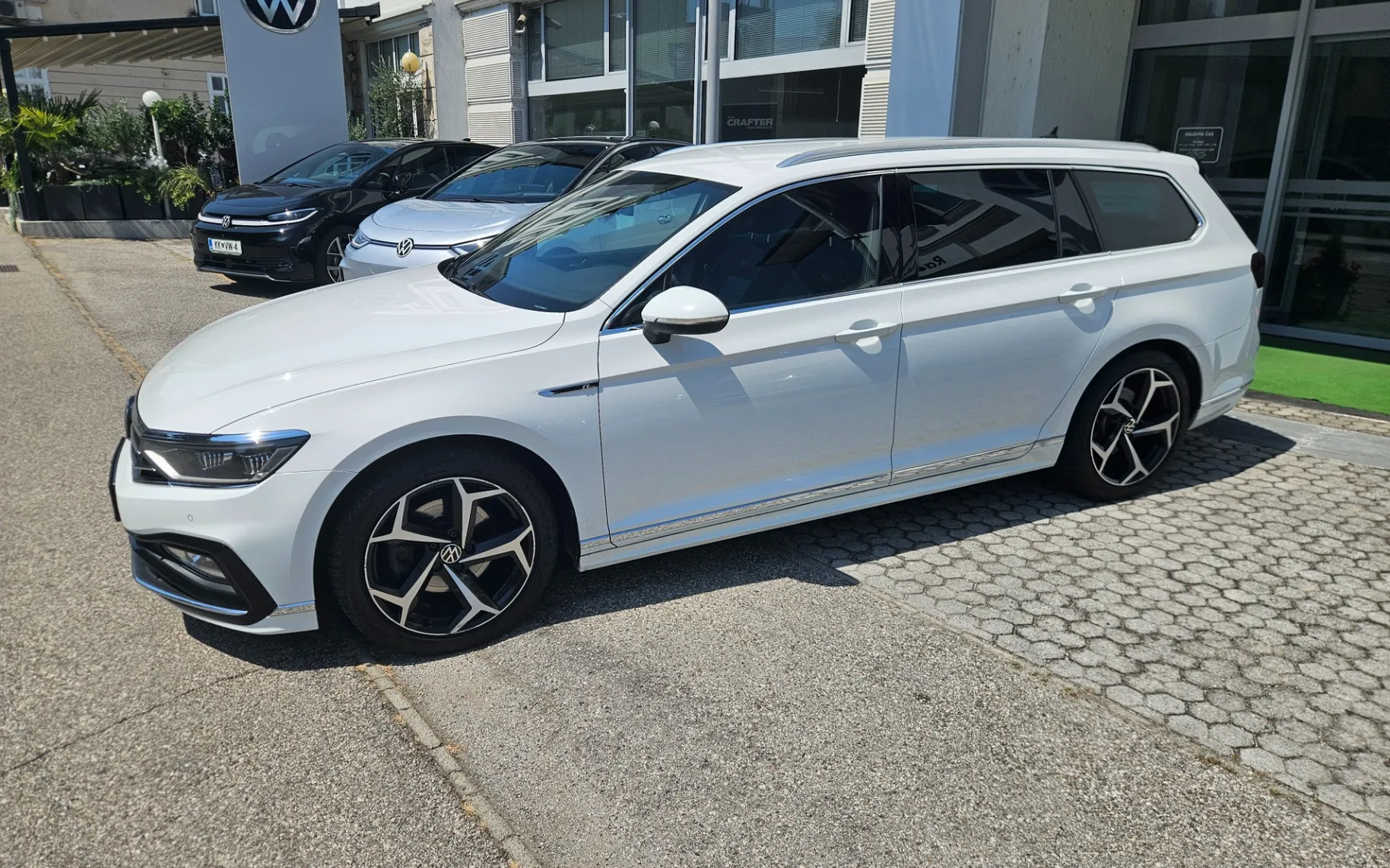 Zunanja slika - Volkswagen Passat - 4motion 2.0 TDI DSG R-Line - 5