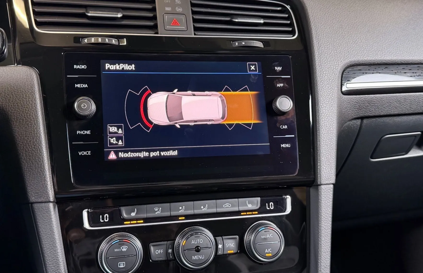 Zunanja slika - Volkswagen Golf - 2.0 TDI - DSG - MASAŽA - ACC - FULL LED - PDC - 10