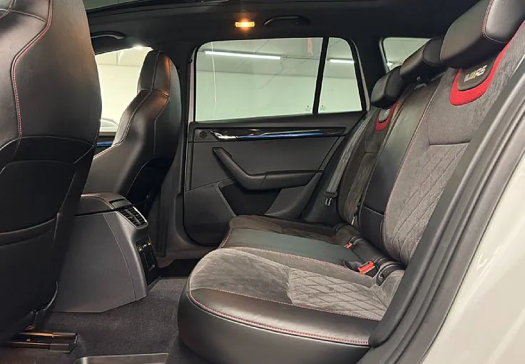 Zunanja slika - Škoda Octavia - RS 2.0 TDI 4x4 DSG | PANORAMA | ODLIČNA PRILOŽNOST - 11