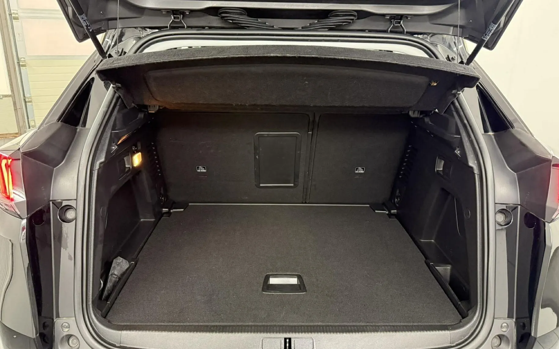 Zunanja slika - Peugeot 3008 - 1.5 BlueHDi 130 EAT8.NAVI.LED.136.000 KM.2021.DIZ - 6