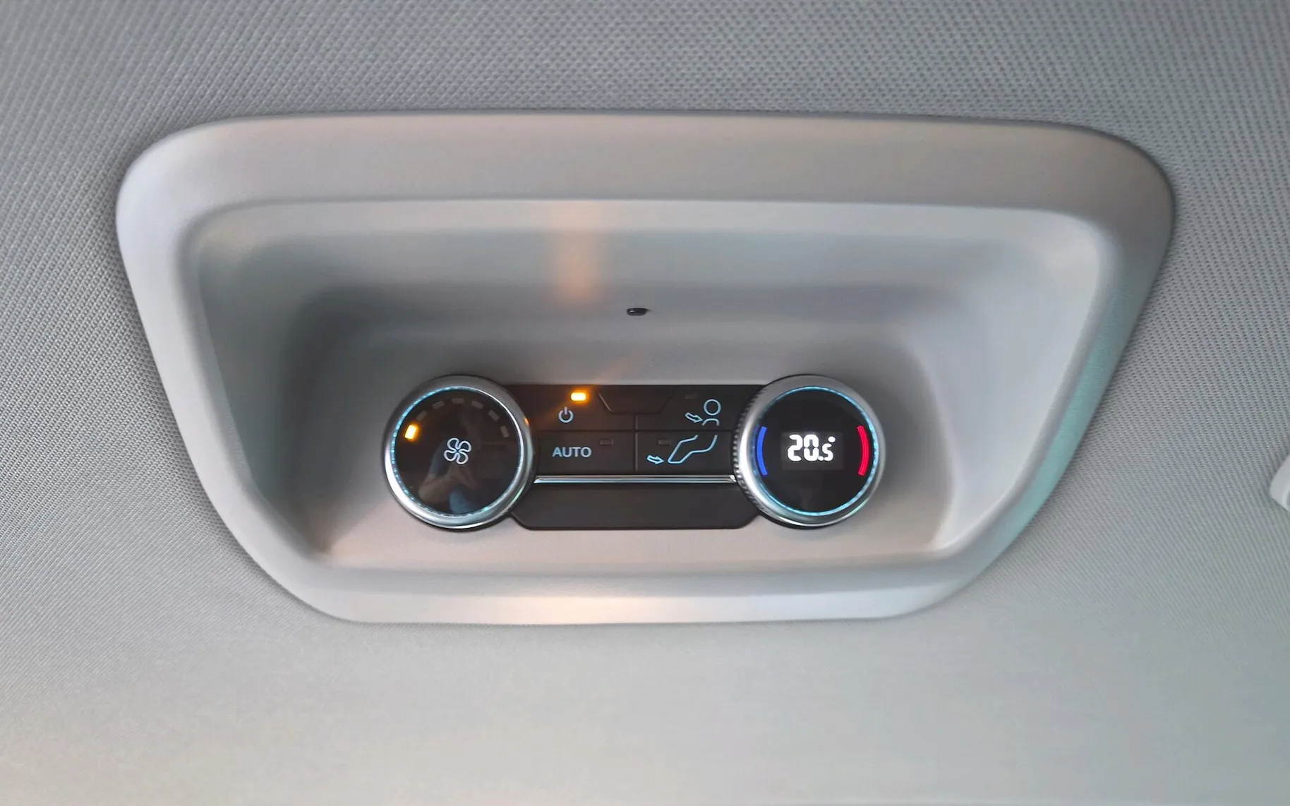 Zunanja slika - Ford Tourneo Custom - 2.0 TDCi L2H1 Titanium Avt8-1+7-SLO-LED-RADAR-LINE - 10