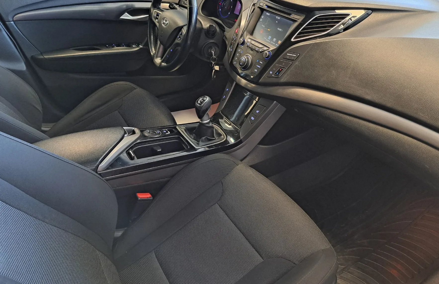 Zunanja slika - Hyundai i40 - 1.7 CRDI 85KW PREMIUM - LED NAVI HITRI KREDIT - - 8