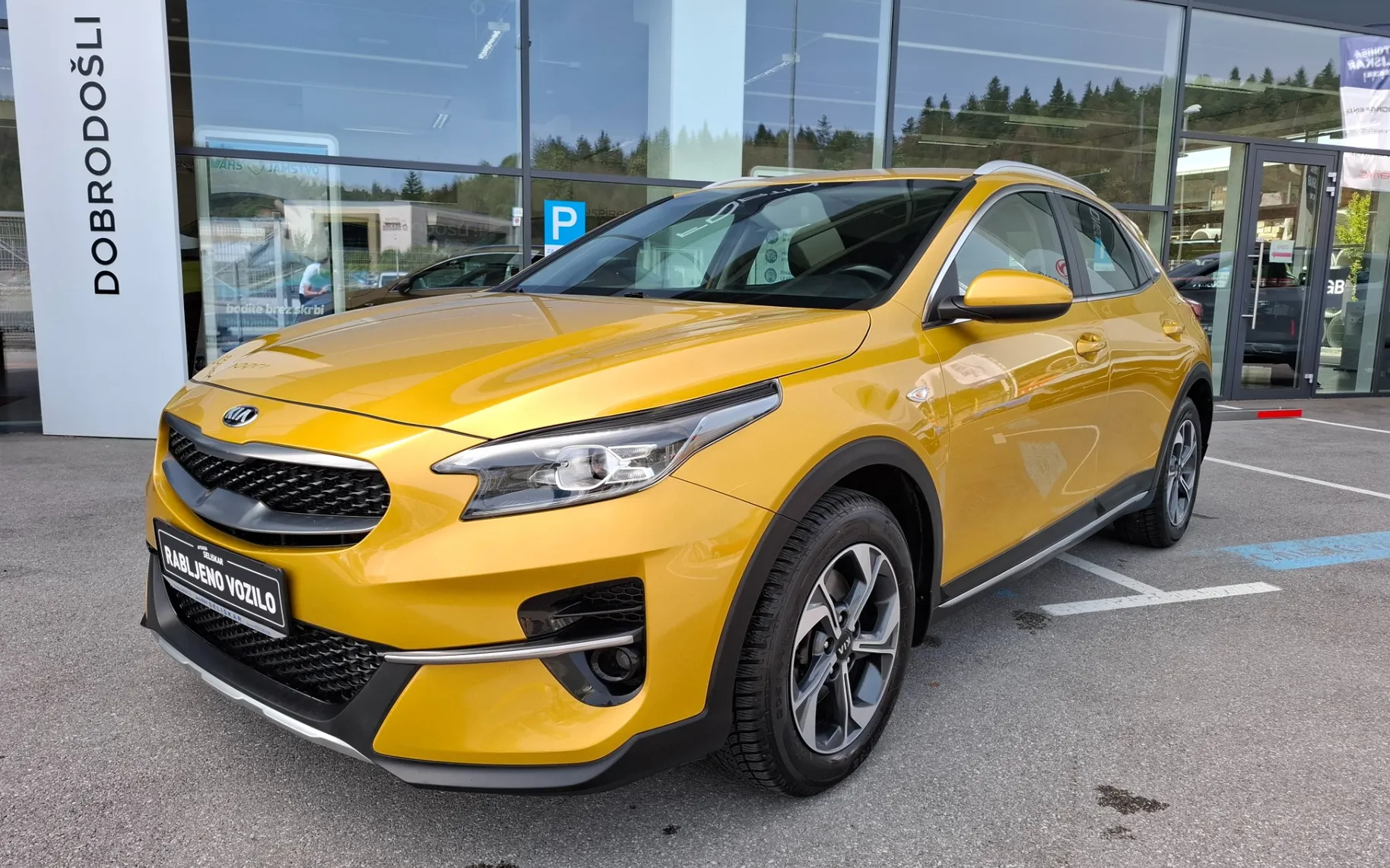 Zunanja slika - KIA XCeed - 1.0 T-GDi - SLOVENSKI - POTRJENA SERVISNA KNJIGA - 1