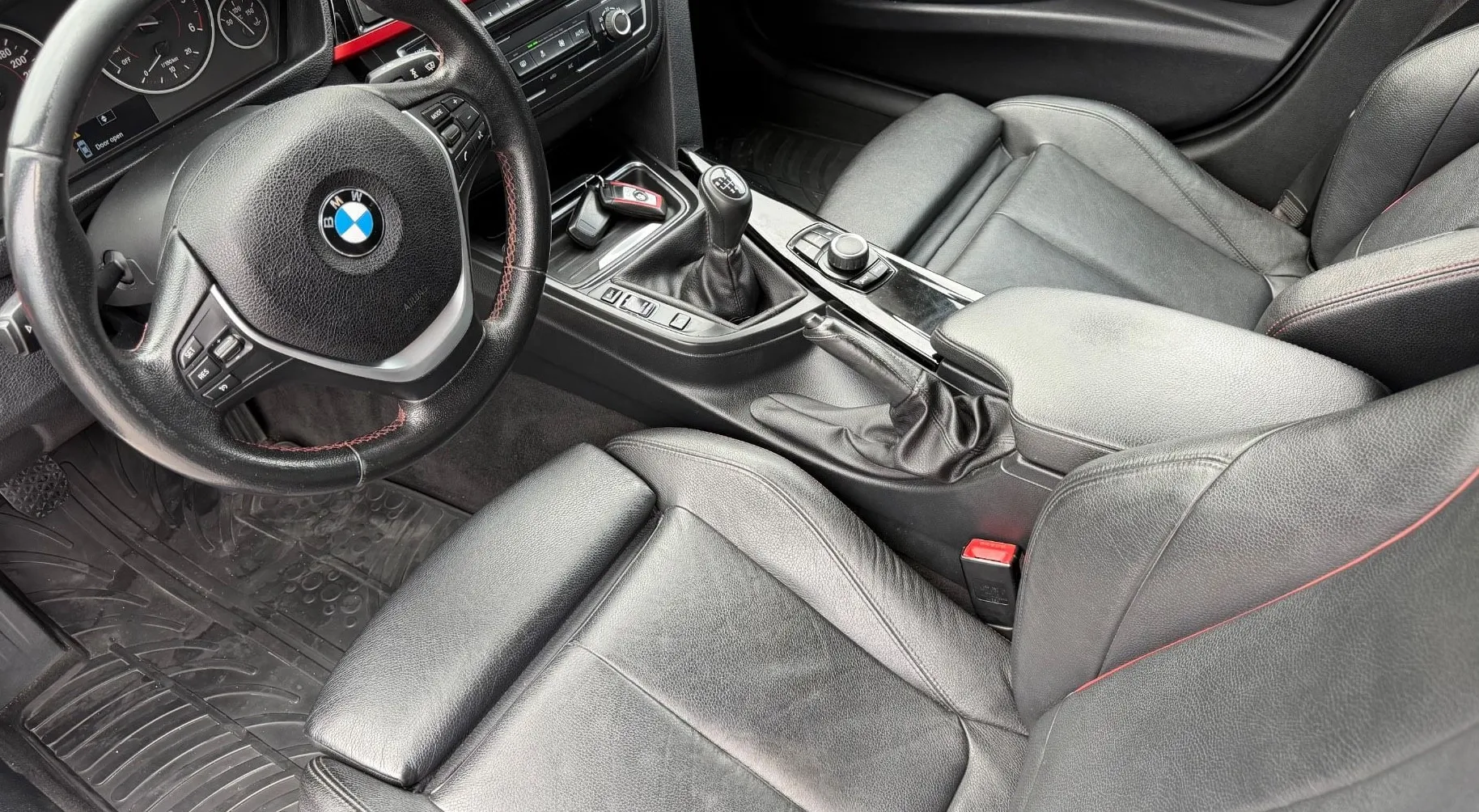 Notranja slika - BMW serija 3 Touring: - 318d Touring - 8