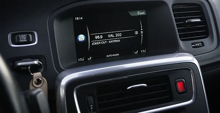 Zunanja slika - Volvo S60 - D3 A Momentum+ Xenon +Memory+ Alu 17 +Navi - 14