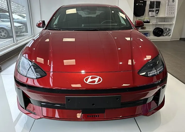 Zunanja slika - Hyundai Ioniq 6 - PREMIUM°°Winter°°el.kljuke.°°77kWh - 2