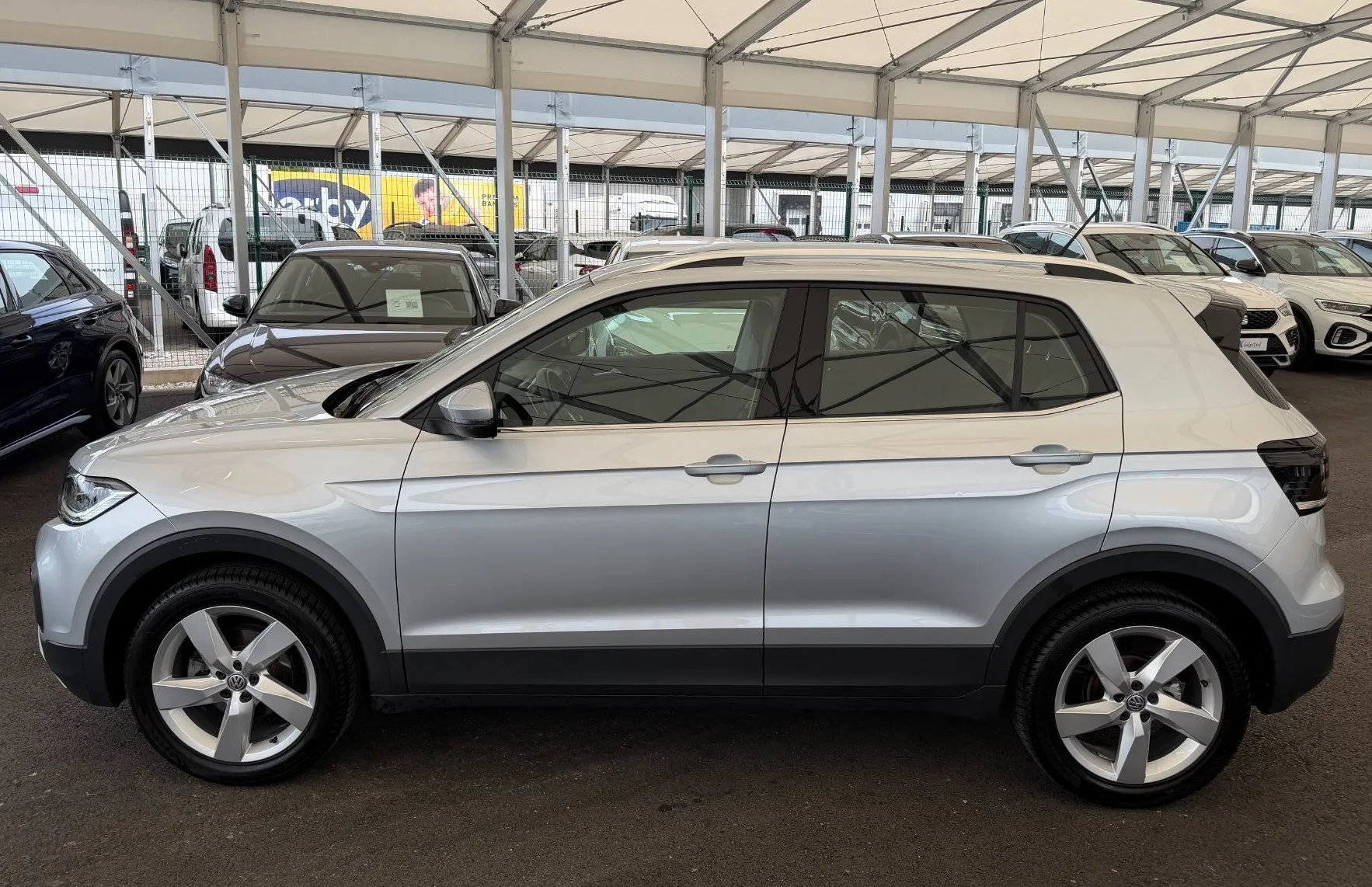 Zunanja slika - Volkswagen T-Cross - Style 1.0 TSI  SLO-1.LASTNIK KAMERA-LED ŽAROMETI - 3