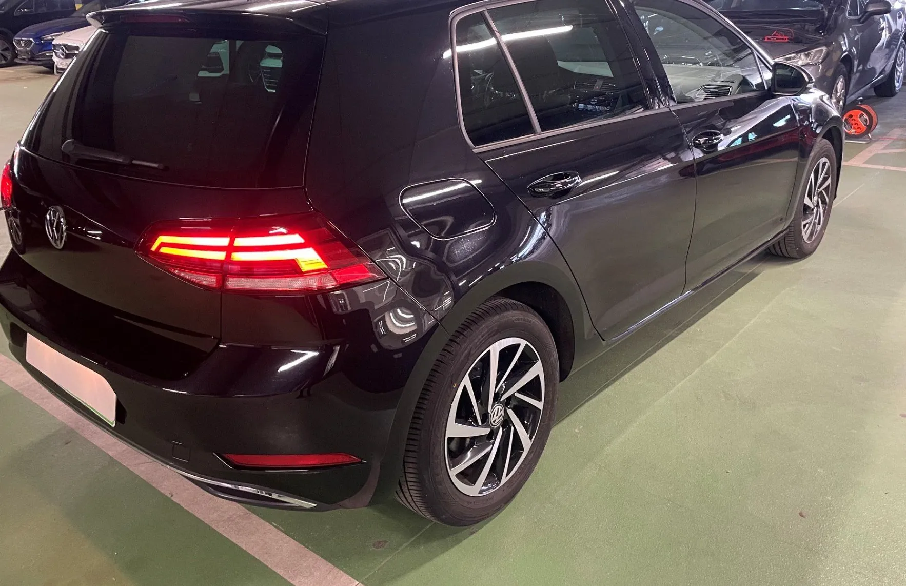 Zunanja slika - Volkswagen Golf - 2.0 TDI BMT Comfortline DSG PDC 2X.OGR. SEDEŽI. - 6