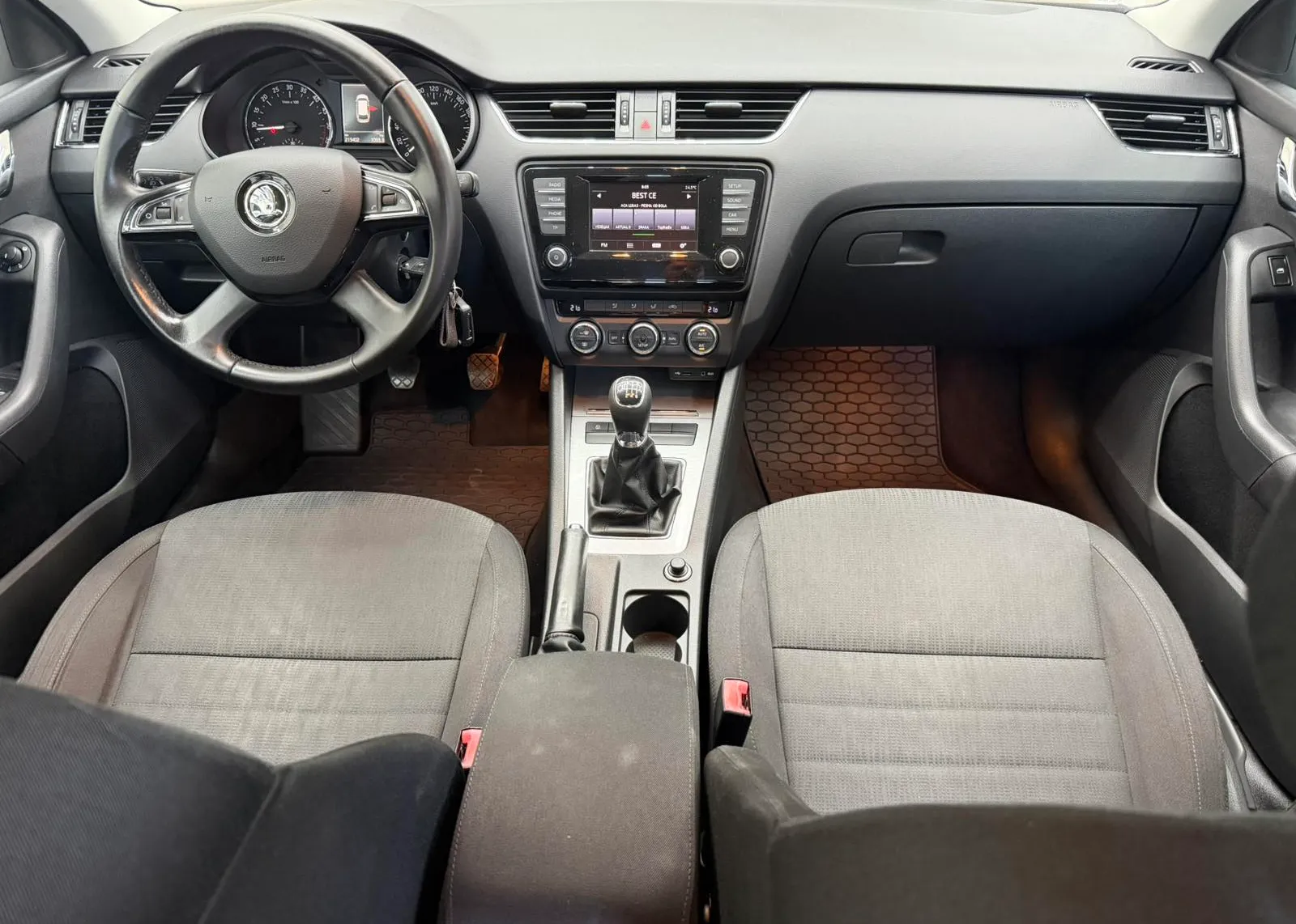 Zunanja slika - Škoda Octavia - Combi 2,0 TDI L&K - 6