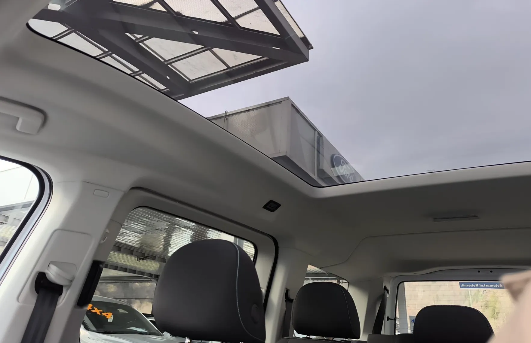 Zunanja slika - Ford Tourneo Connect - ACTIVE 2.0 TDCi 122PS M6 AWD - NA ZALOGI - 14