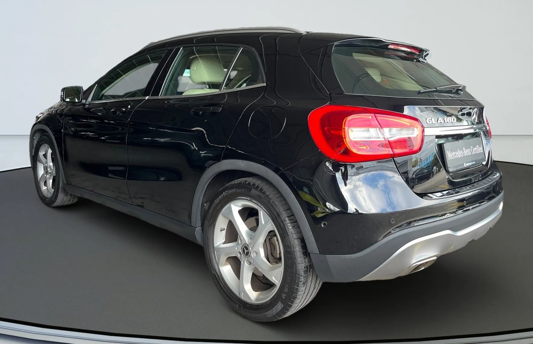Zunanja slika - Mercedes-Benz GLA-Razred - GLA 180 Urban Avt. - 4