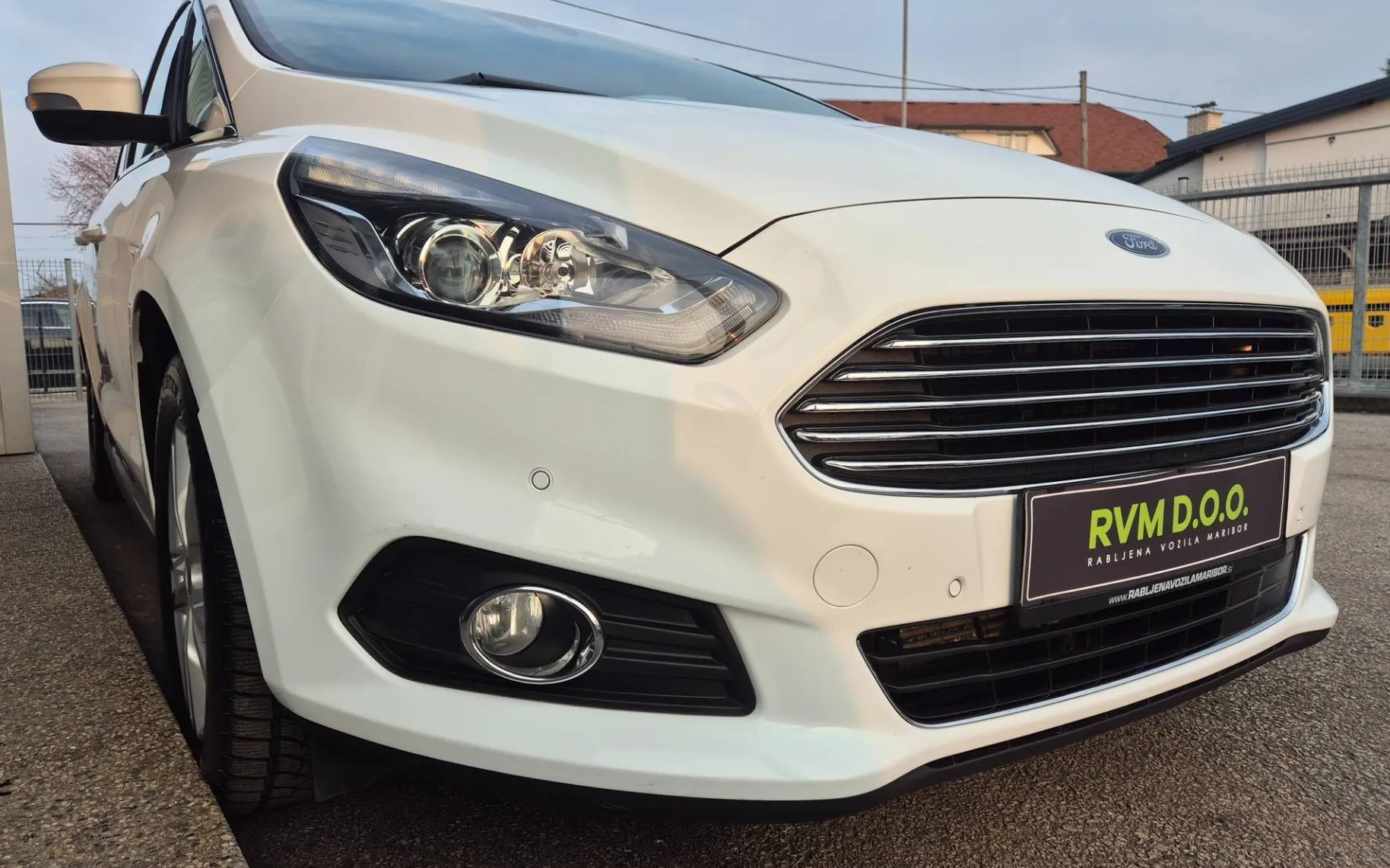 Zunanja slika - Ford S-MAX - TITANIUM°SLO°AUT°NAVI°KAMERA°AVT.KLIMA°PDC°TOUCH°. - 4