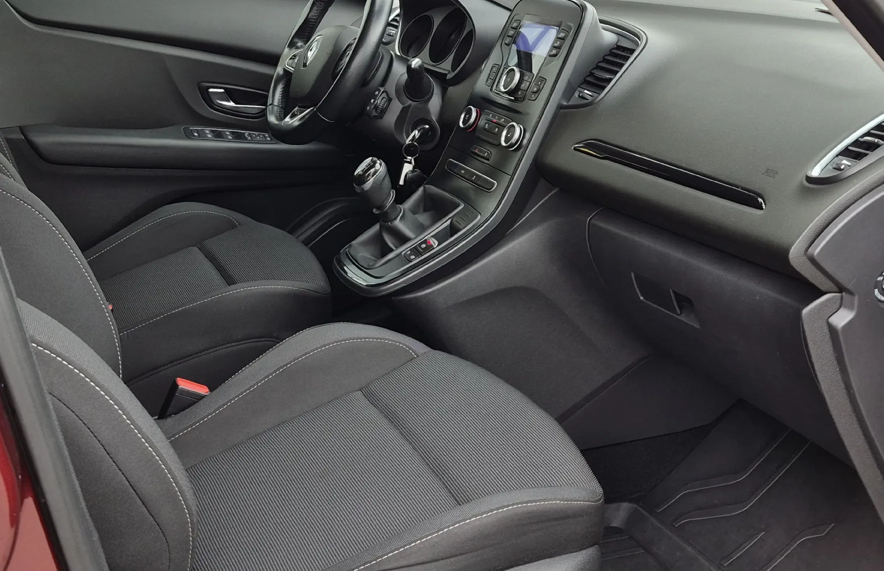 Zunanja slika - Renault Scénic - Grand Scenic Grand  TCe 115 Energy Zen - 11