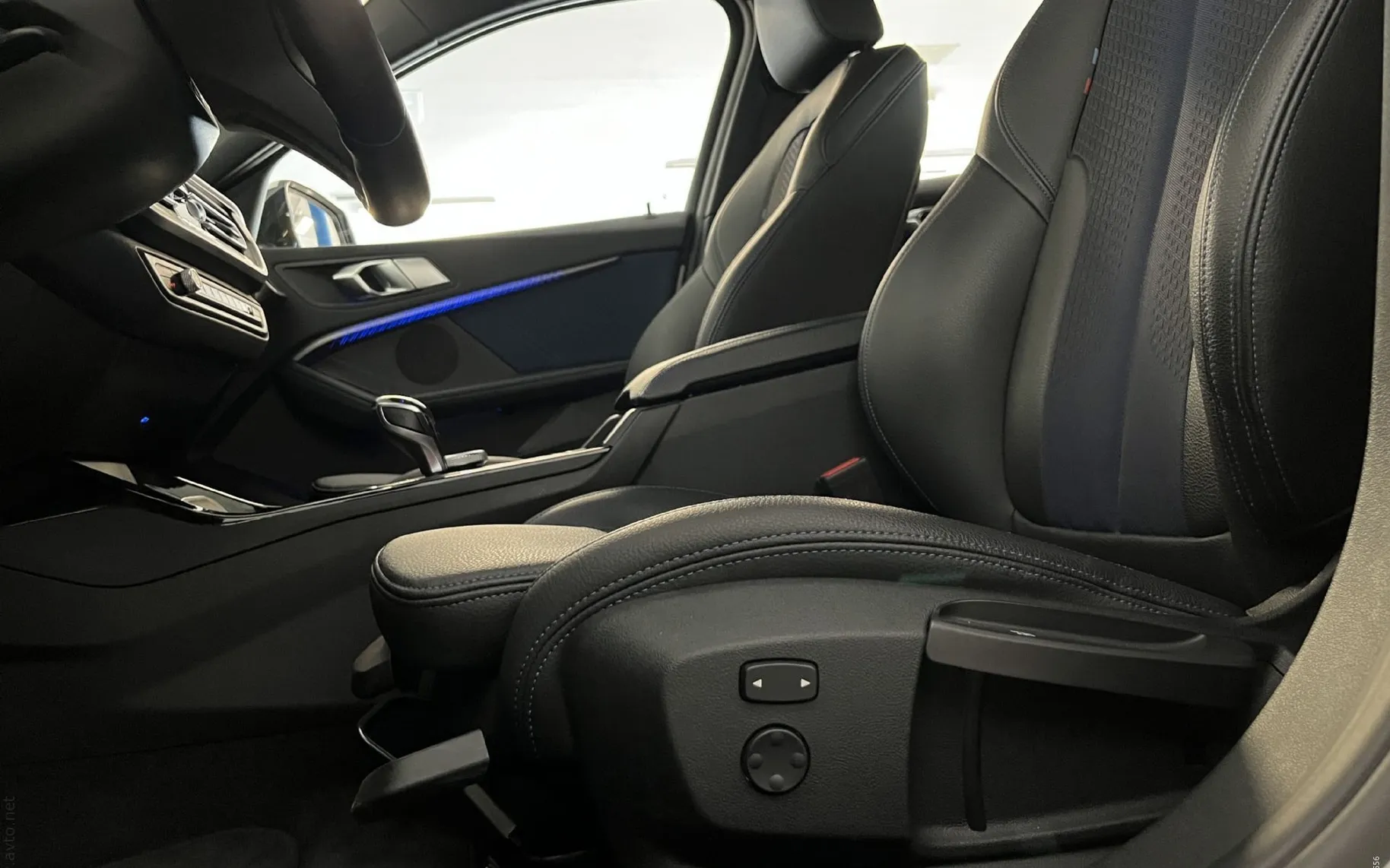 Notranja slika - BMW serija 1: - 118i |M-Sport|Led|Kamera|PDC|Ambient|Virtual| - 8