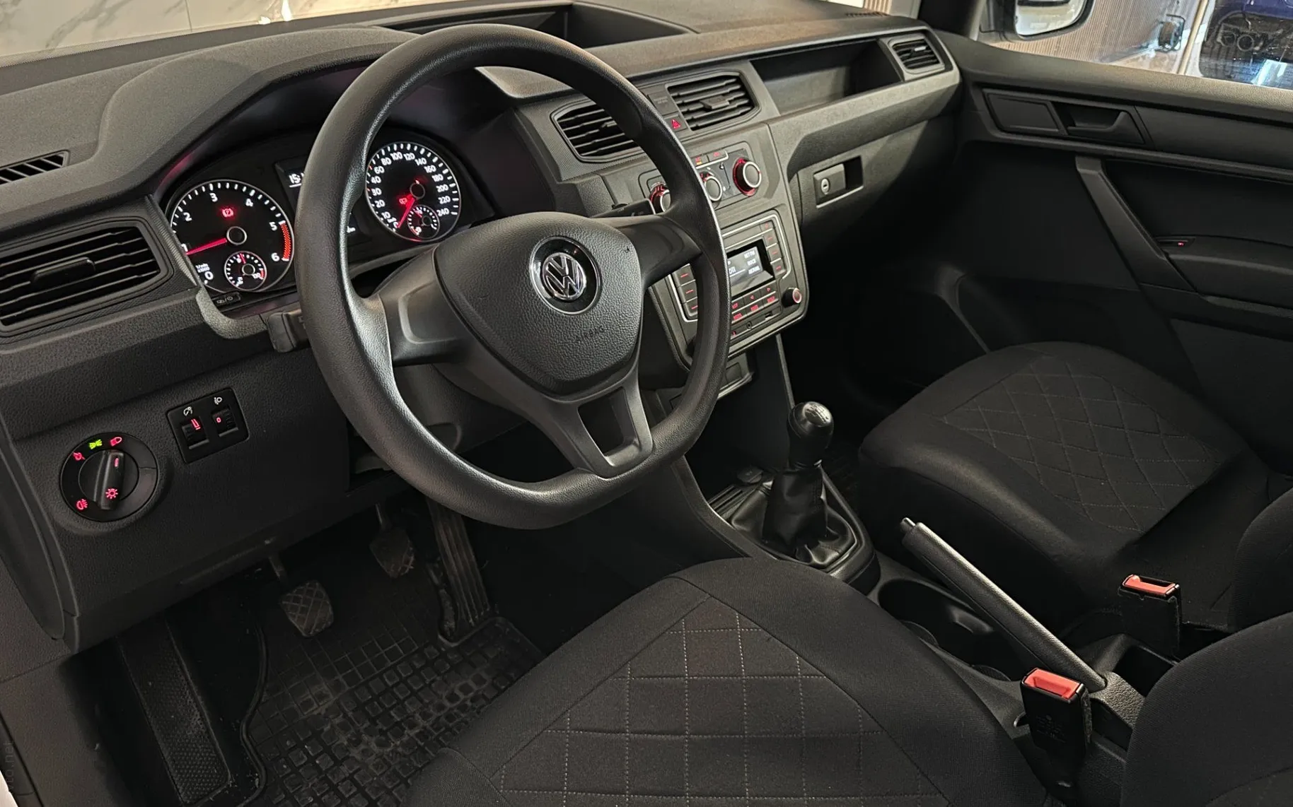 Notranja slika - Volkswagen Caddy - 2.0 TDI - Slovensko poreklo - 1.Lastnik - 77.000km - 8