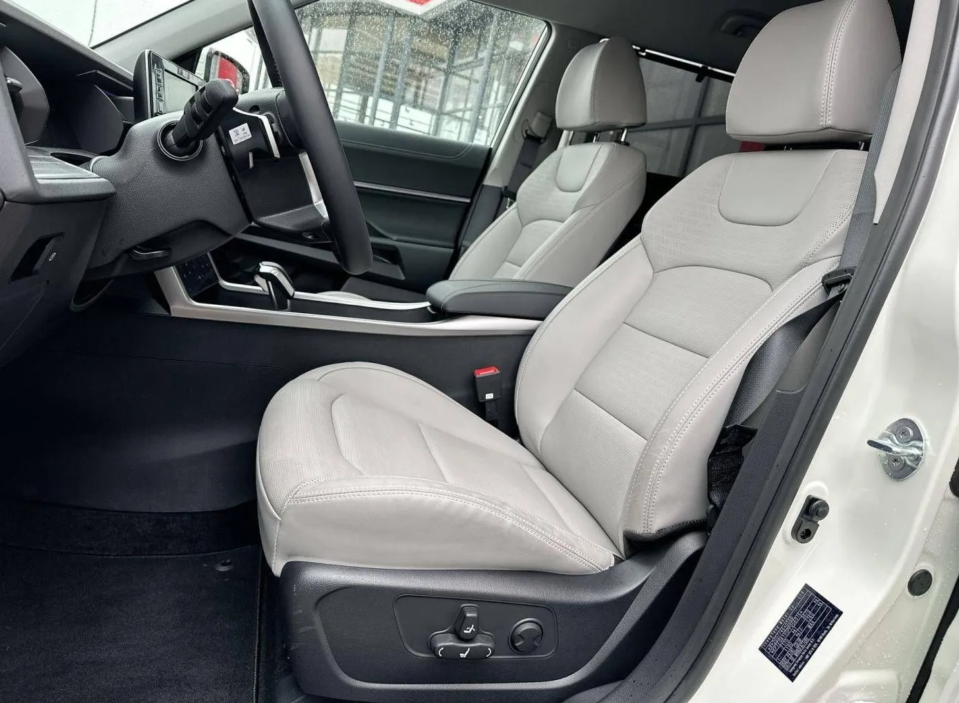 Zunanja slika - SsangYong Torres - 1.5 T-GDI PREMIUM 4WD AT - 10