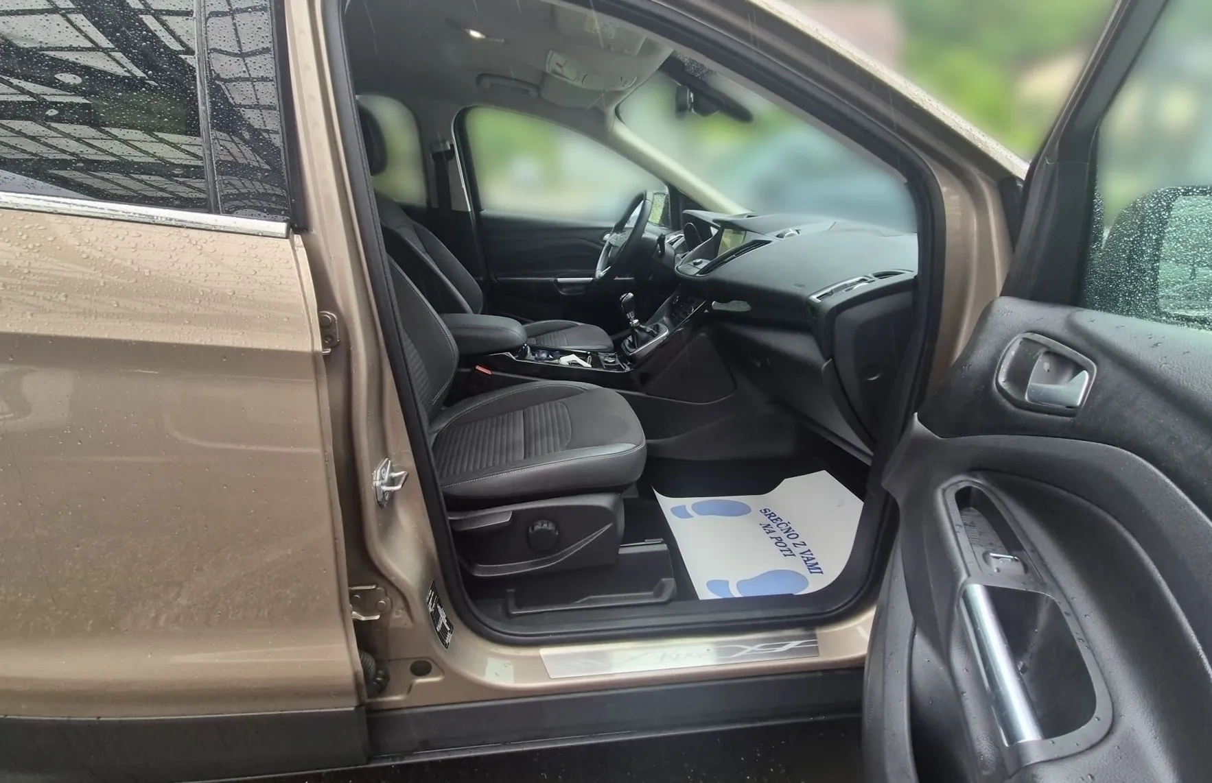 Zunanja slika - Ford Kuga - TITANIUM 1.5 EcoBoost 150PS M6-OGROMNO OPREME - 14