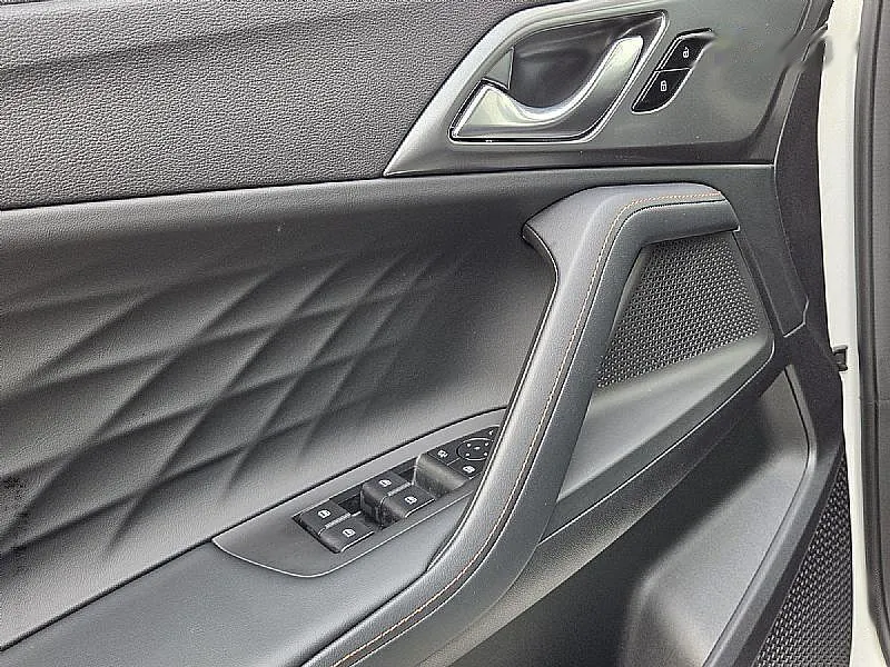 Zunanja slika - MG EHS - HS Luxury priključni Hybrid + ZIMSKE PNEVMATIKE - 11