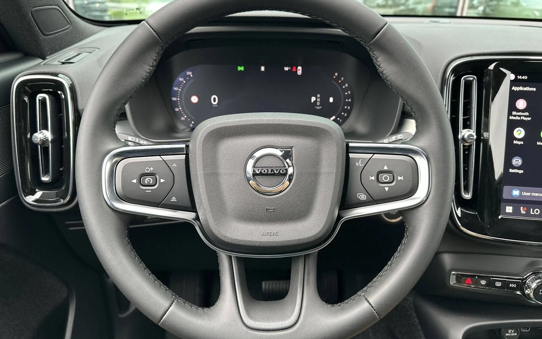 Notranja slika - Volvo XC40 - B3 P Core AT DCT... - 14
