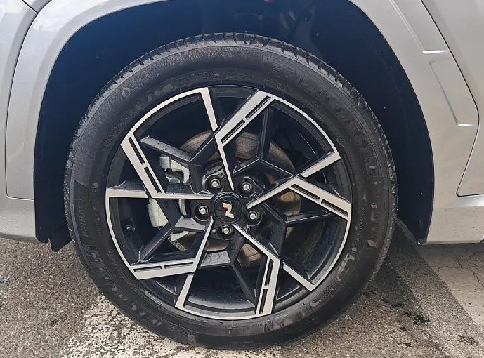 Zunanja slika - Hyundai Tucson - 1.6T T-GDI 150°°Premium°° DCT°°N-Line°°Zimske pnev - 3