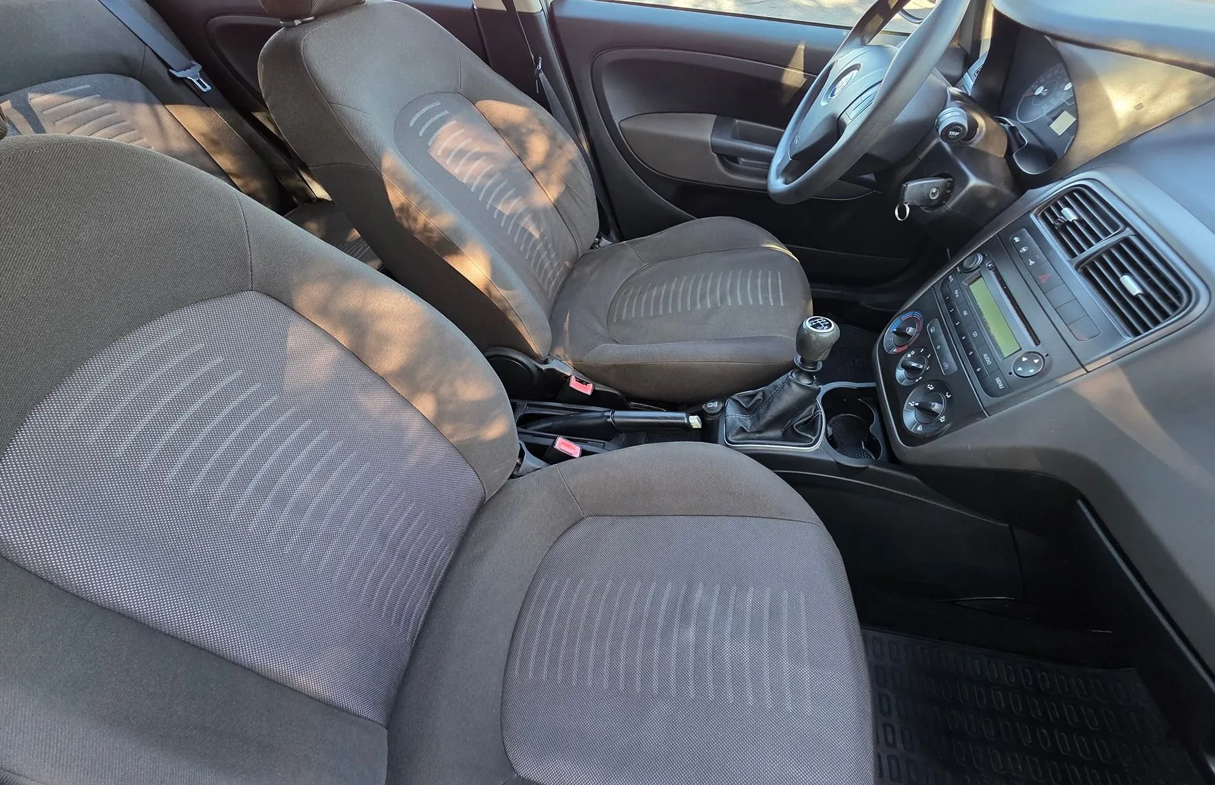 Zunanja slika - Fiat Punto - Grande 1.4 KLIMA-SLOVENSKI-LEP - 13