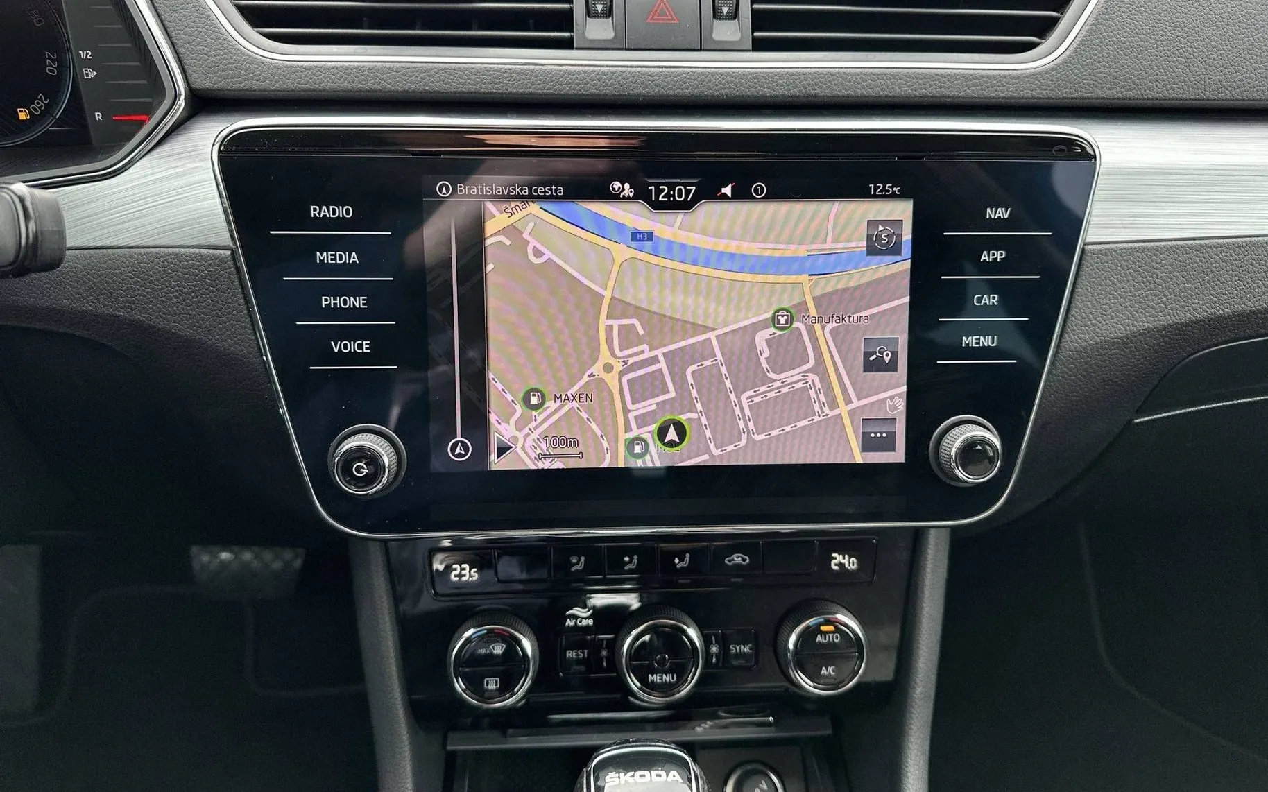 Notranja slika - Škoda Superb - 2.0 TDI EXECUTIVE DSG - 18