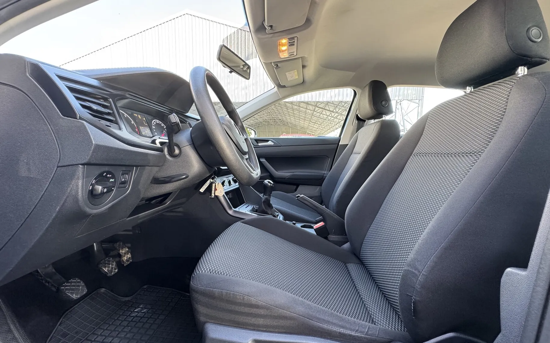 Zunanja slika - Volkswagen Polo - 1.0 TRENDLINE 1.LASTNICA SLO OGREVANA SEDEŽA - 8