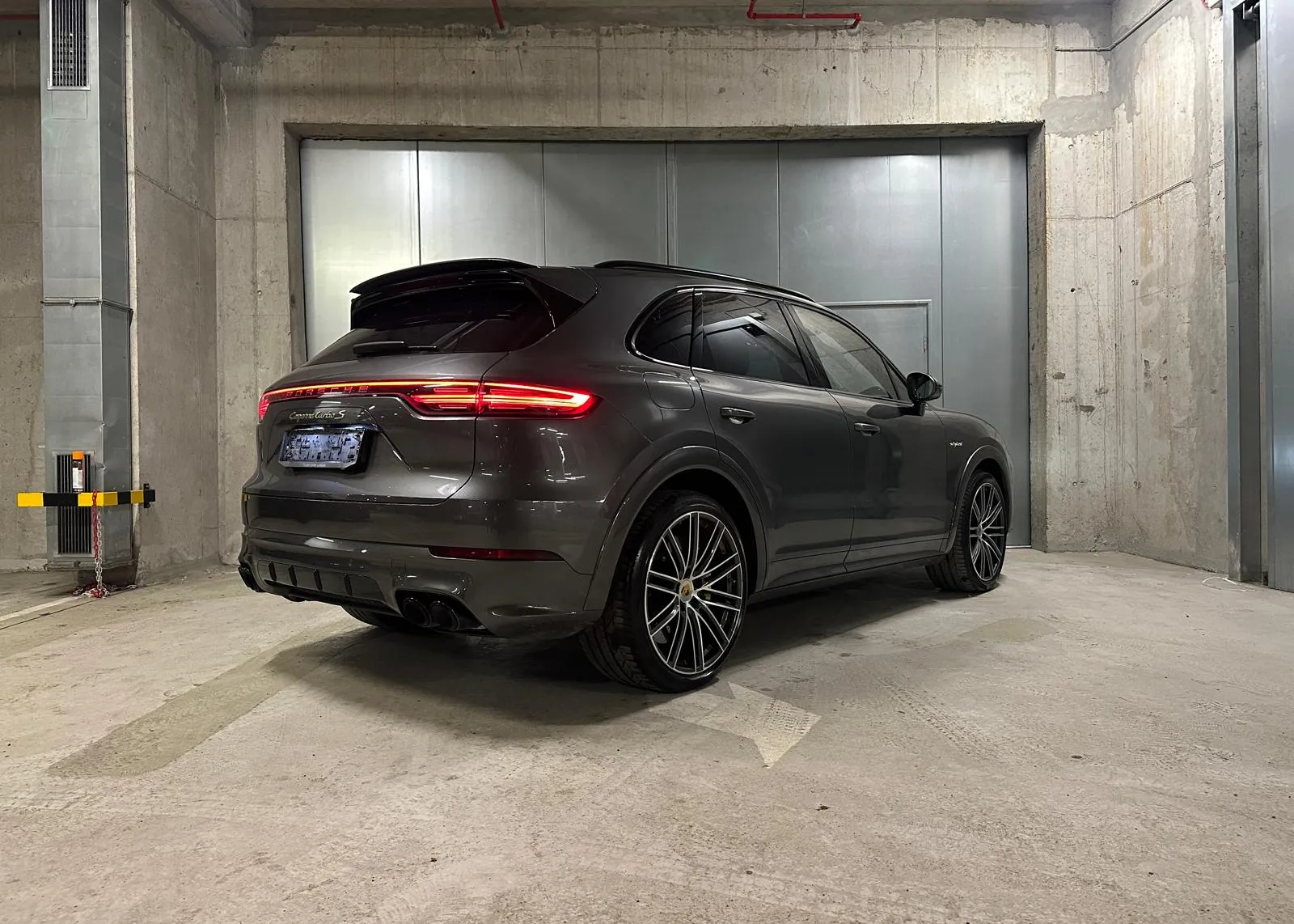 Zunanja slika - Porsche Cayenne - 4.0 Turbo S E-Hybrid - 680HP - 1.LASTNIK - 22COL - - 3
