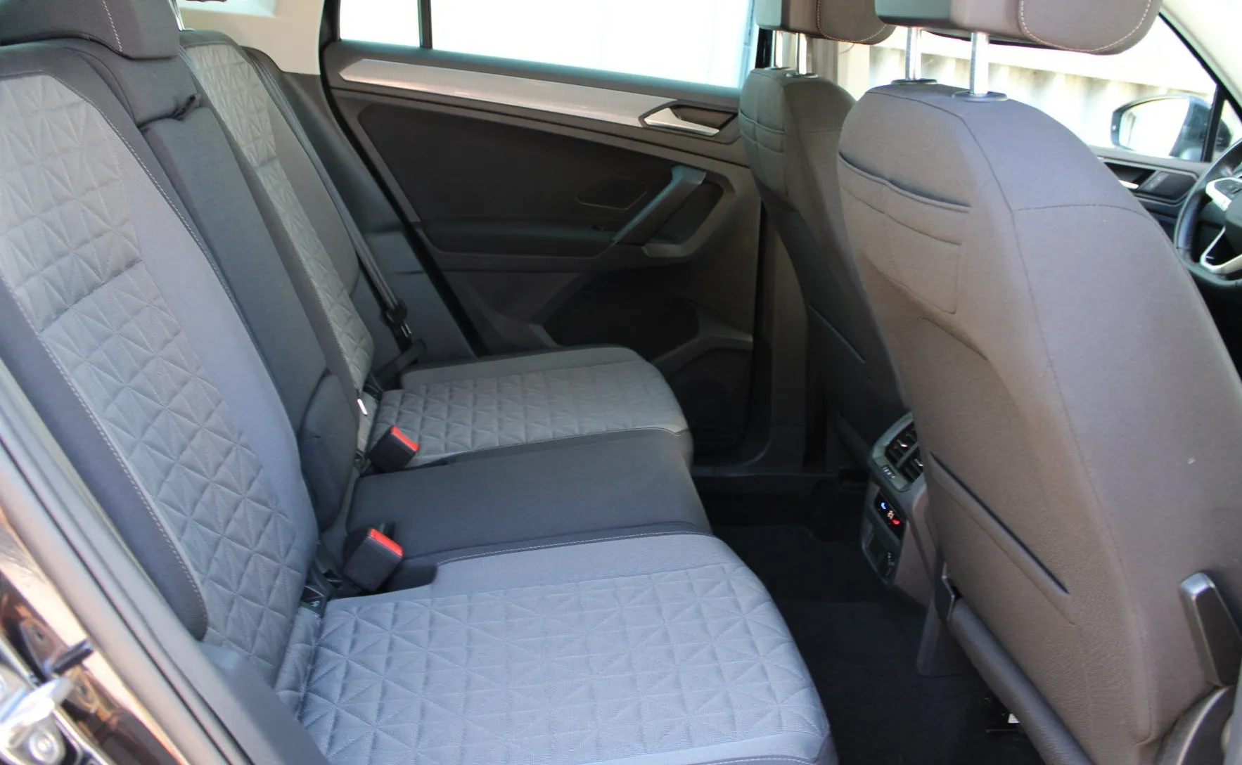 Zunanja slika - Volkswagen Tiguan - 2.0 TDI BMT Life DSG - 15