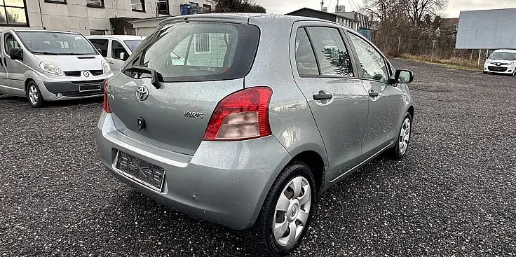 Zunanja slika - Toyota Yaris - 5V 1.4 D4-D Terra+ - 5