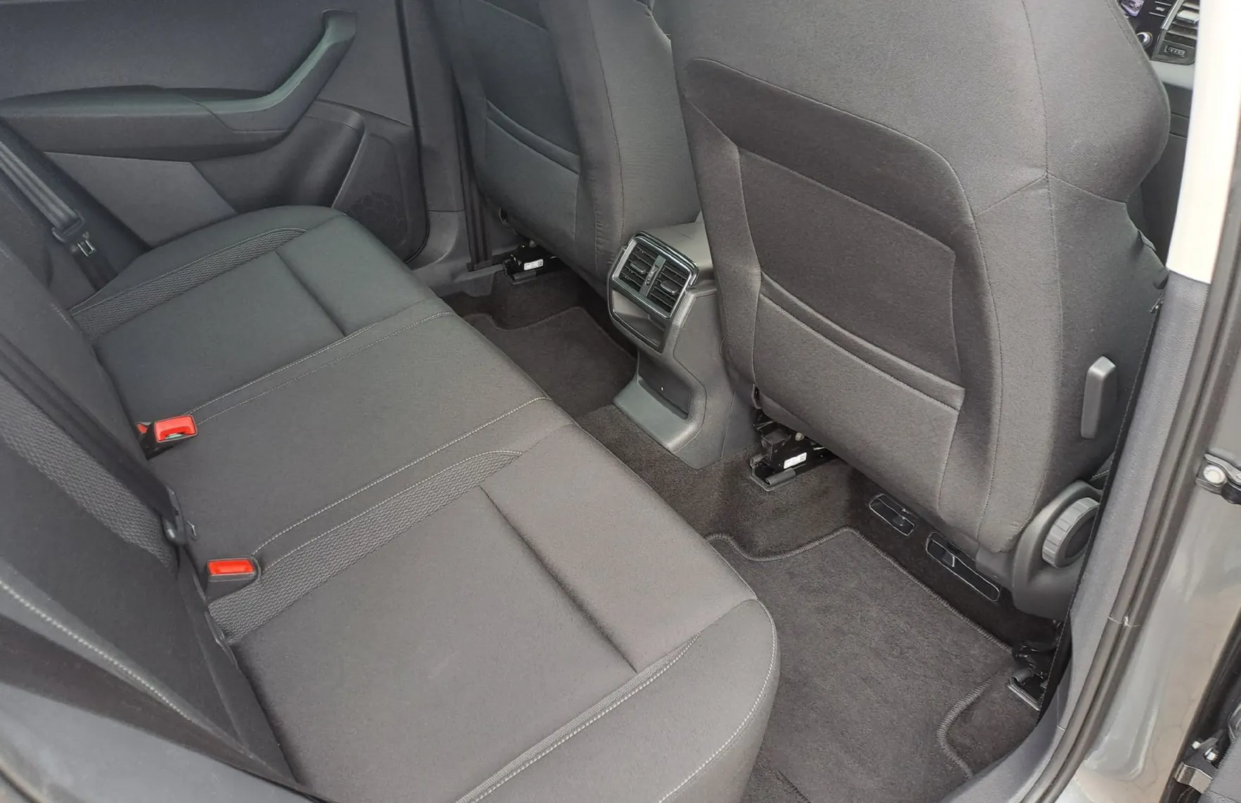 Zunanja slika - Škoda Karoq - 2.0 TDI Ambition DSG - 8