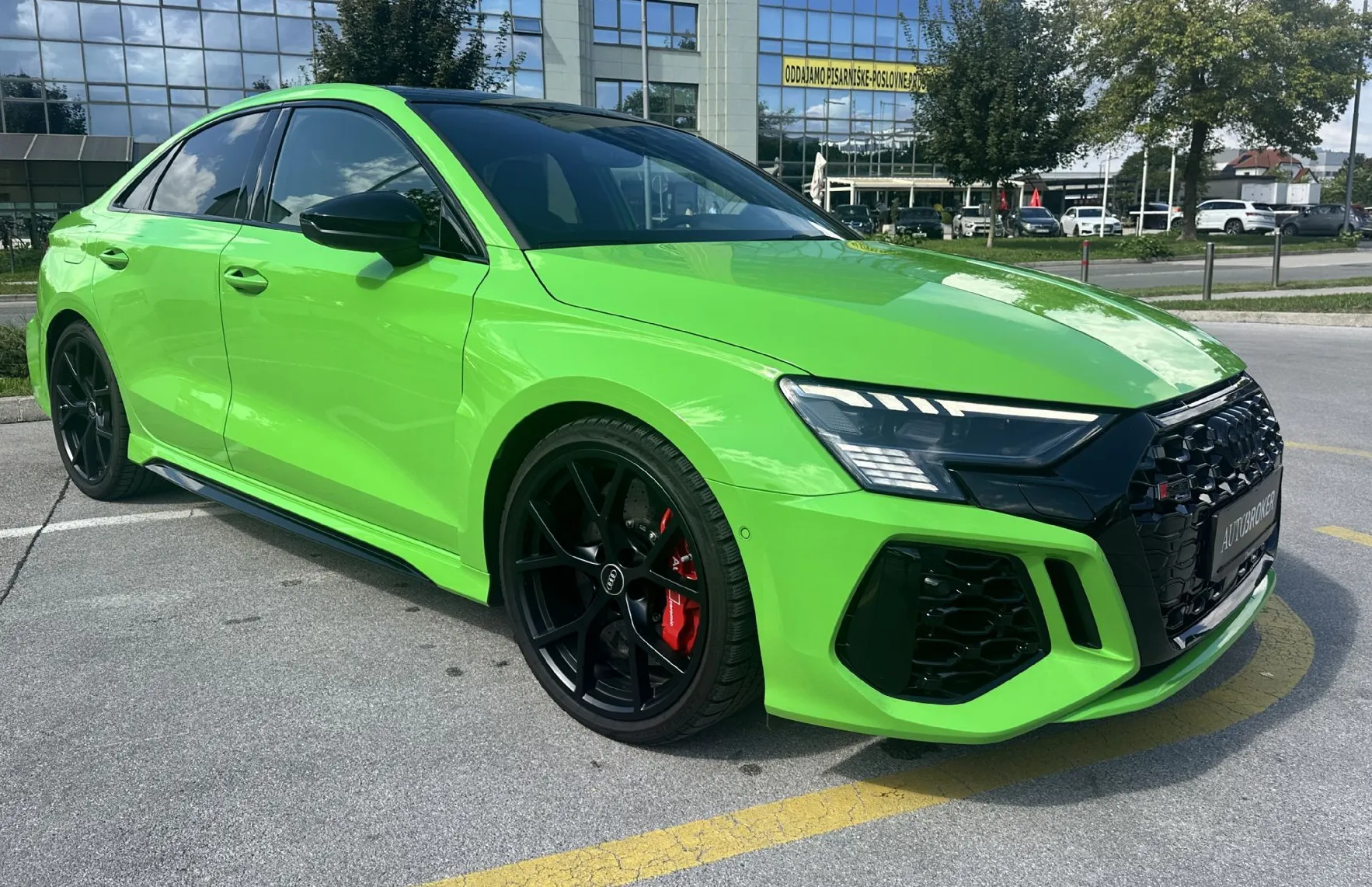 Zunanja slika - Audi S3 - R 2.5 TFSI Q AUT. AKRAPOVIČ NAVI KAM PANO HEADUP - 3