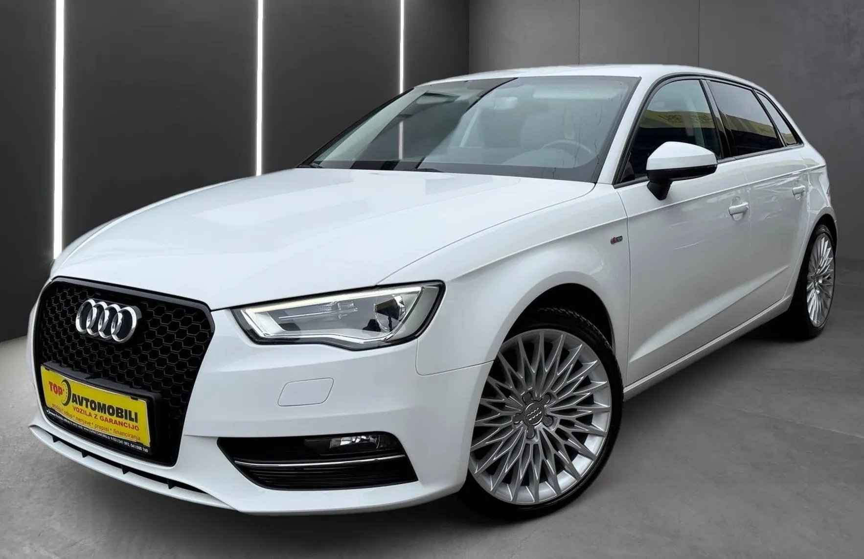 Zunanja slika - Audi A3 - 1.6 TDI S LINE LED NAVI PARKIRNI SENZORJI TEM TOP. - 1