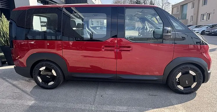 Zunanja slika - KIA PV5 - 71.2 kWh baterija 120 kW 163 KS  Quantum - 2