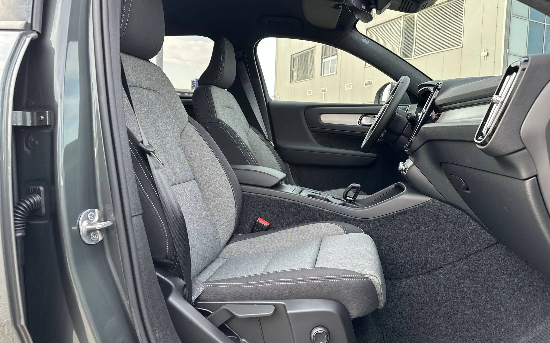 Notranja slika - Volvo XC40 - B3 P Core Avt - 20