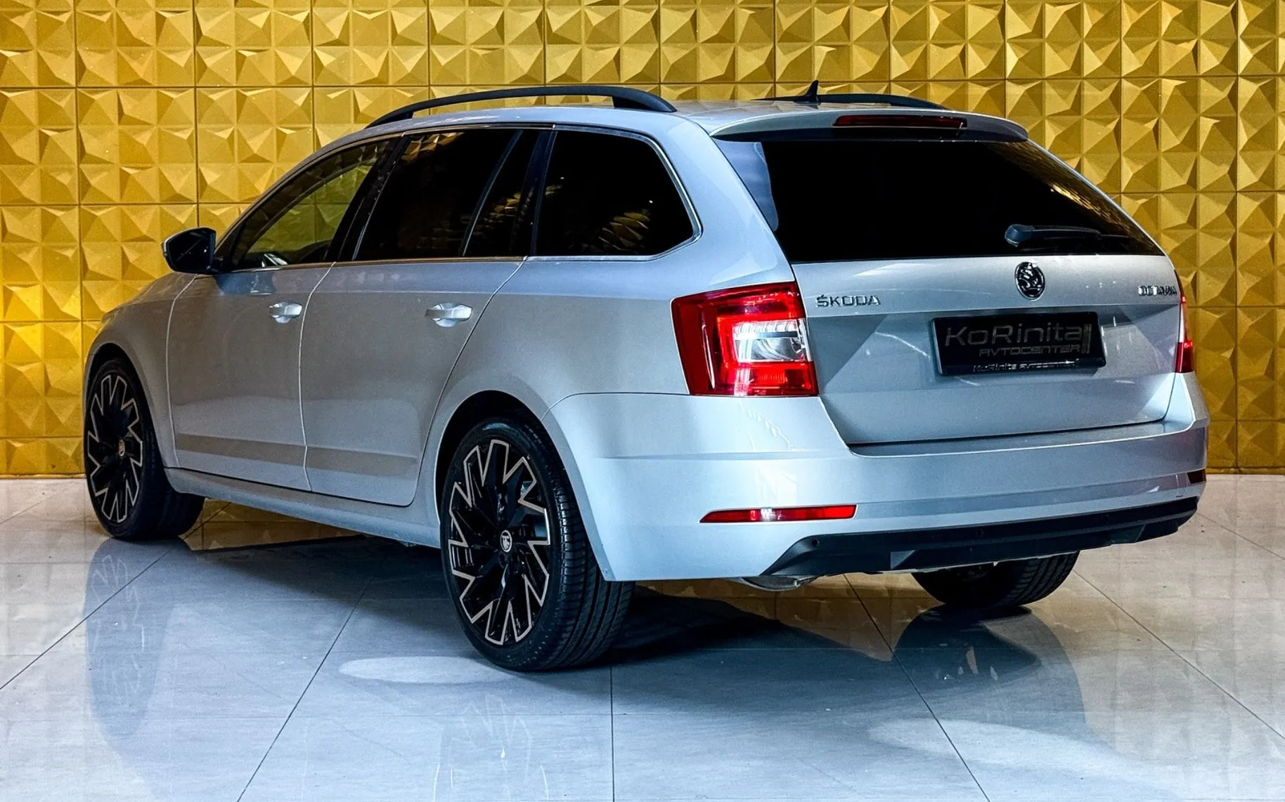 Notranja slika - Škoda Octavia - 2.0 TDI AUT. GRETJE-NAVI-TEMP-MULTIFUNKCIJA - 9