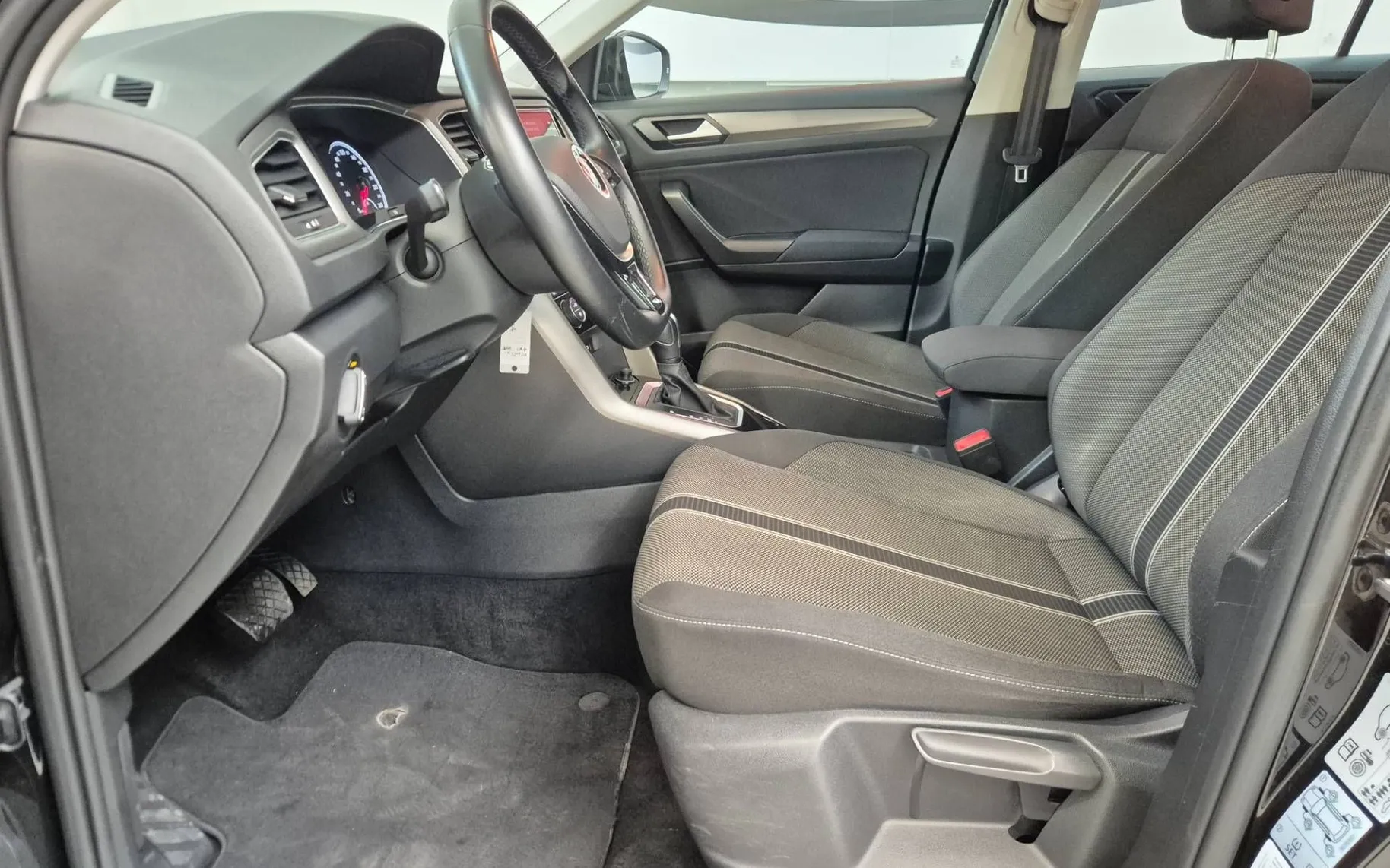Notranja slika - Volkswagen T-Roc - 2.0 TDI DSG SCR Style 110 150 ... - 7