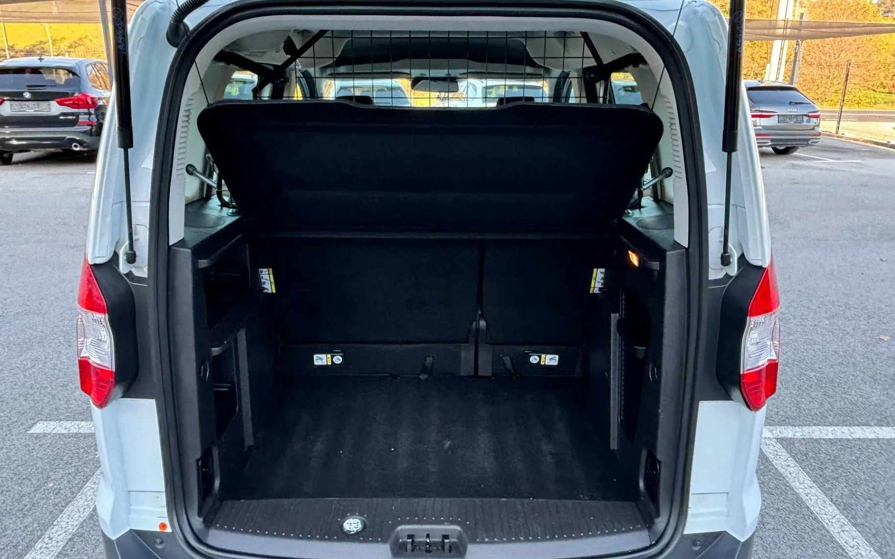 Zunanja slika - Ford Tourneo - Courier 1.5 Tdci KAMERA-NAVI-LEASING-LEANPAY... - 9