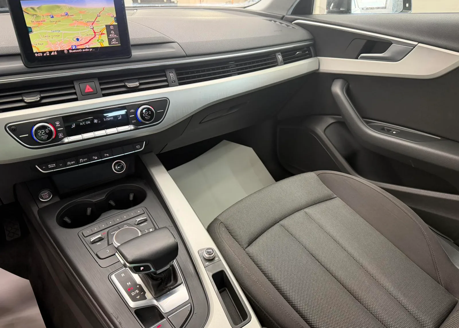 Zunanja slika - Audi A4 - 2,0 TDI Sport S tronic - 3