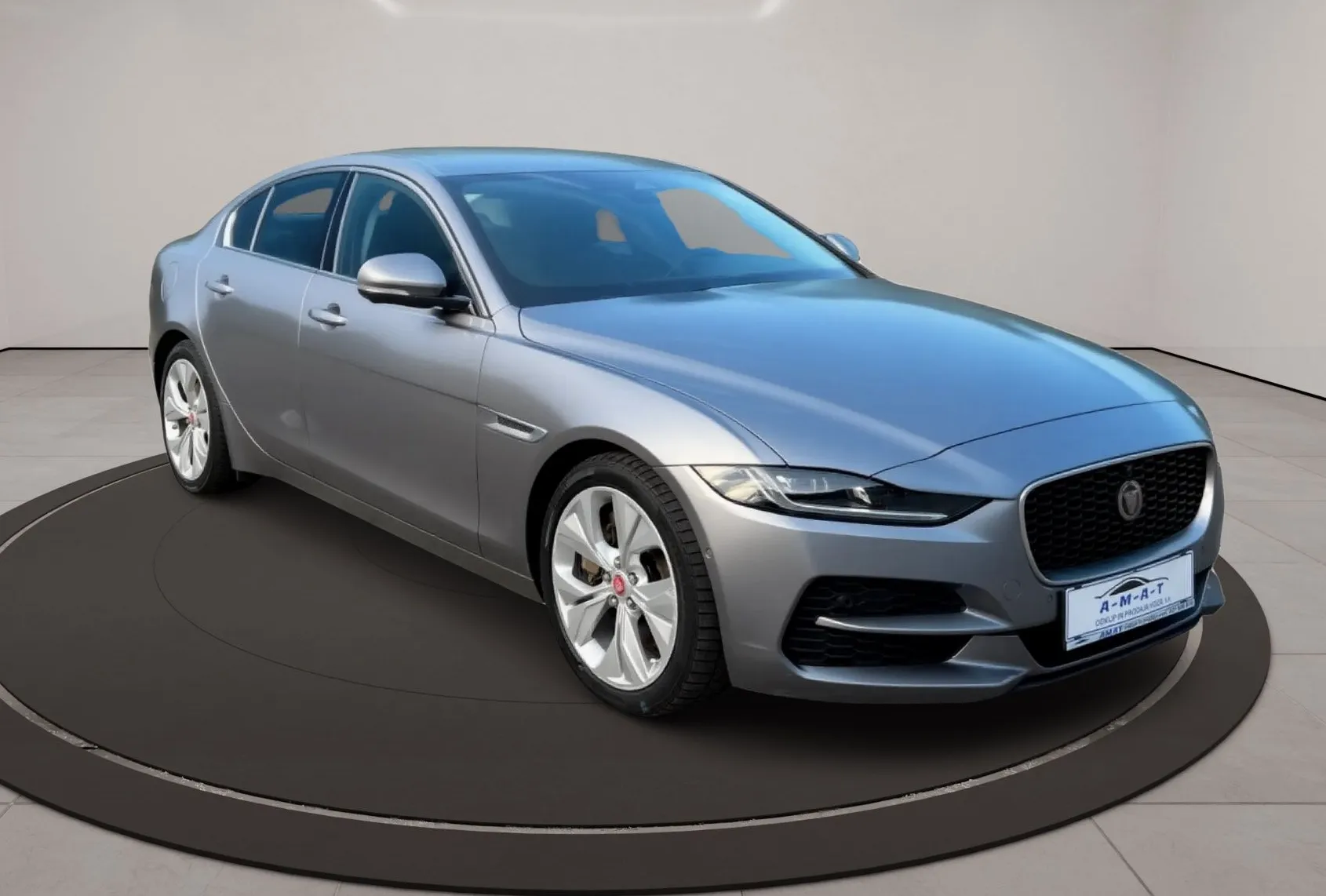 Zunanja slika - Jaguar XE - 2.0 D180  Avt. od 1 lastnika 1 letna garancija - 2