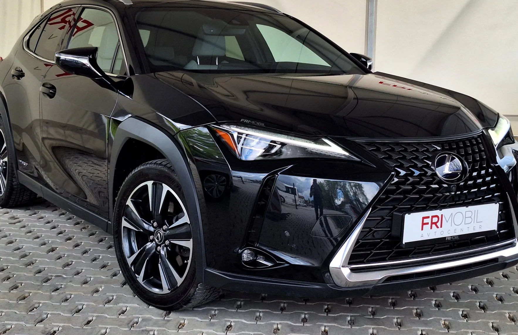Zunanja slika - Lexus UX - 250h AWD Lury Mark Levinson•KAM360•MEMORY•ACC• - 2