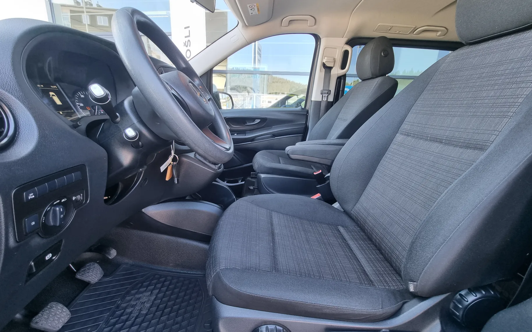 Zunanja slika - Mercedes-Benz Vito - Tourer 114 CDI - 8 SEDEŽEV + KLJUKA + SLOVENSKI - 12